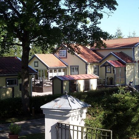 Skogis Bed & Breakfast Катринехолм Екстериор снимка