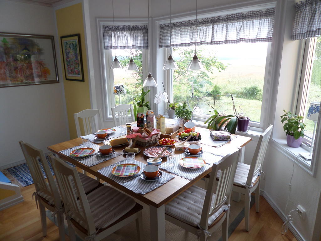Skogis Bed & Breakfast Катринехолм Екстериор снимка