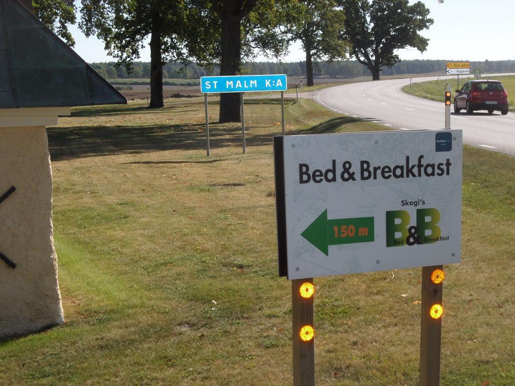 Skogis Bed & Breakfast Катринехолм Екстериор снимка
