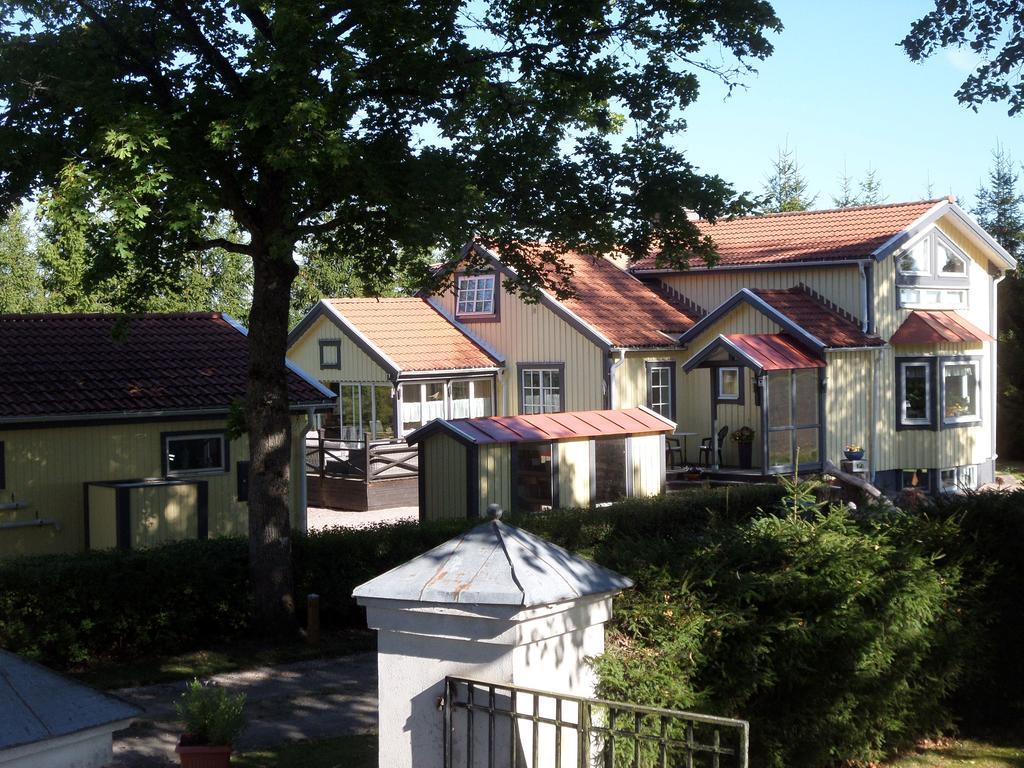 Skogis Bed & Breakfast Катринехолм Екстериор снимка