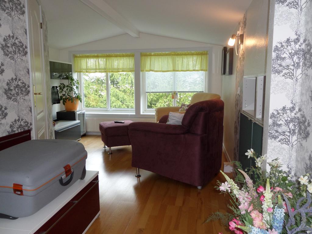 Skogis Bed & Breakfast Катринехолм Екстериор снимка