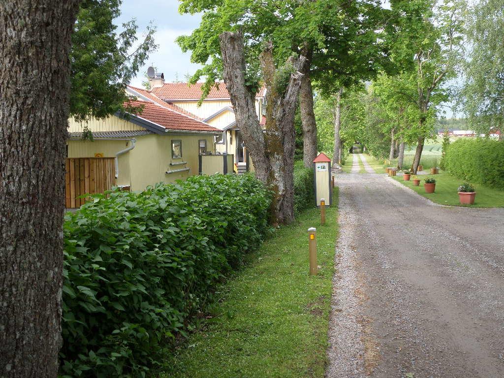 Skogis Bed & Breakfast Катринехолм Екстериор снимка